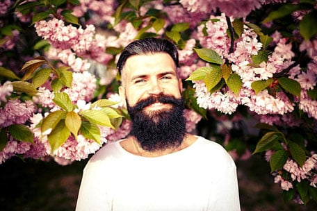 Frühlingfrischer Bart Träger